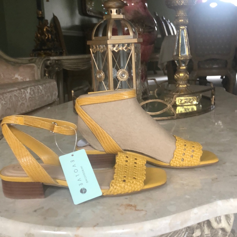 Easy Spirit Evolve Sandals